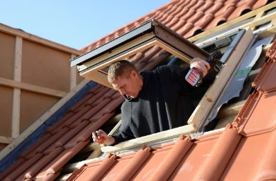 Pose de fenêtres de toit Velux à Plougoulm